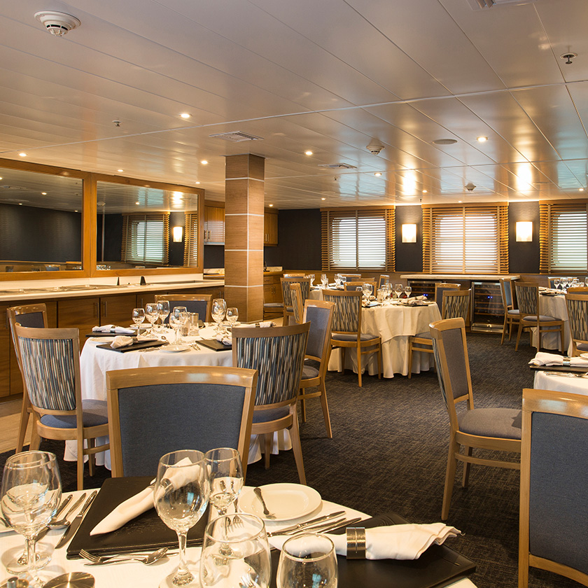 Yacht Isabela features: restaurant on main deck