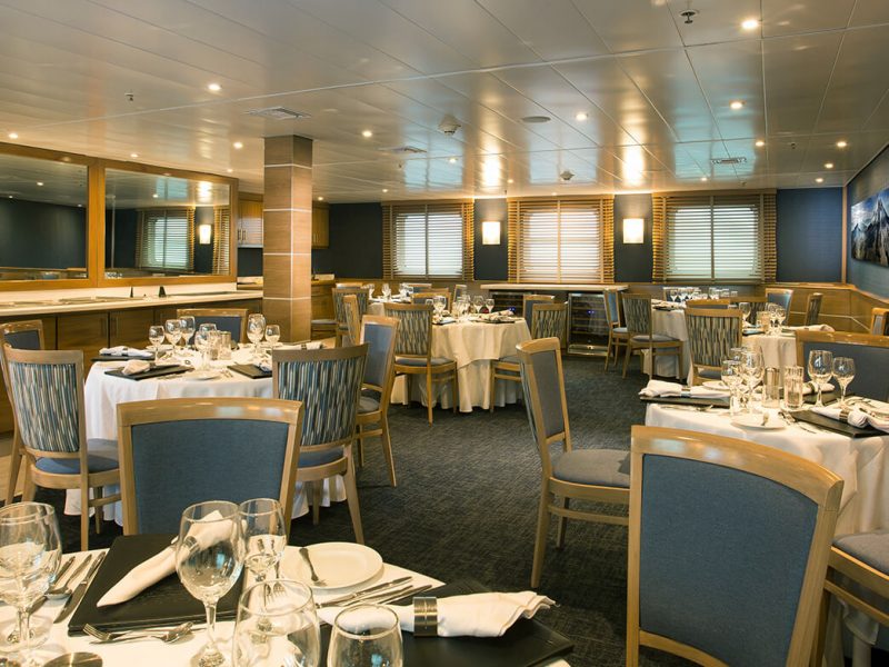 Yacht Isabela features: restaurant
